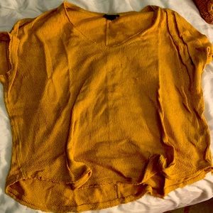Short sleeve gold sweater
